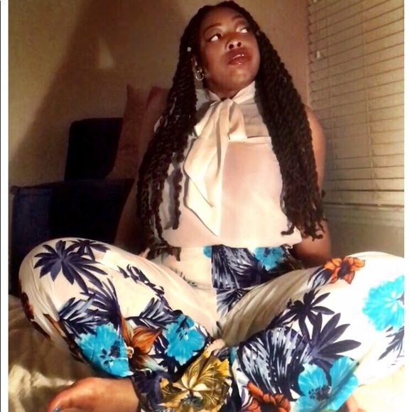 🌺FlowerChild Two Piece Pants Set🌺 - Picture 2 of 5